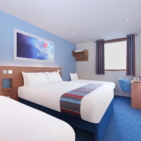 Ramada Encore Milton Keynes Exteriör bild