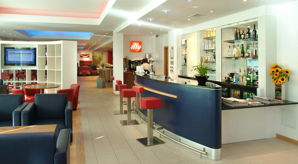 Ramada Encore Milton Keynes Exteriör bild